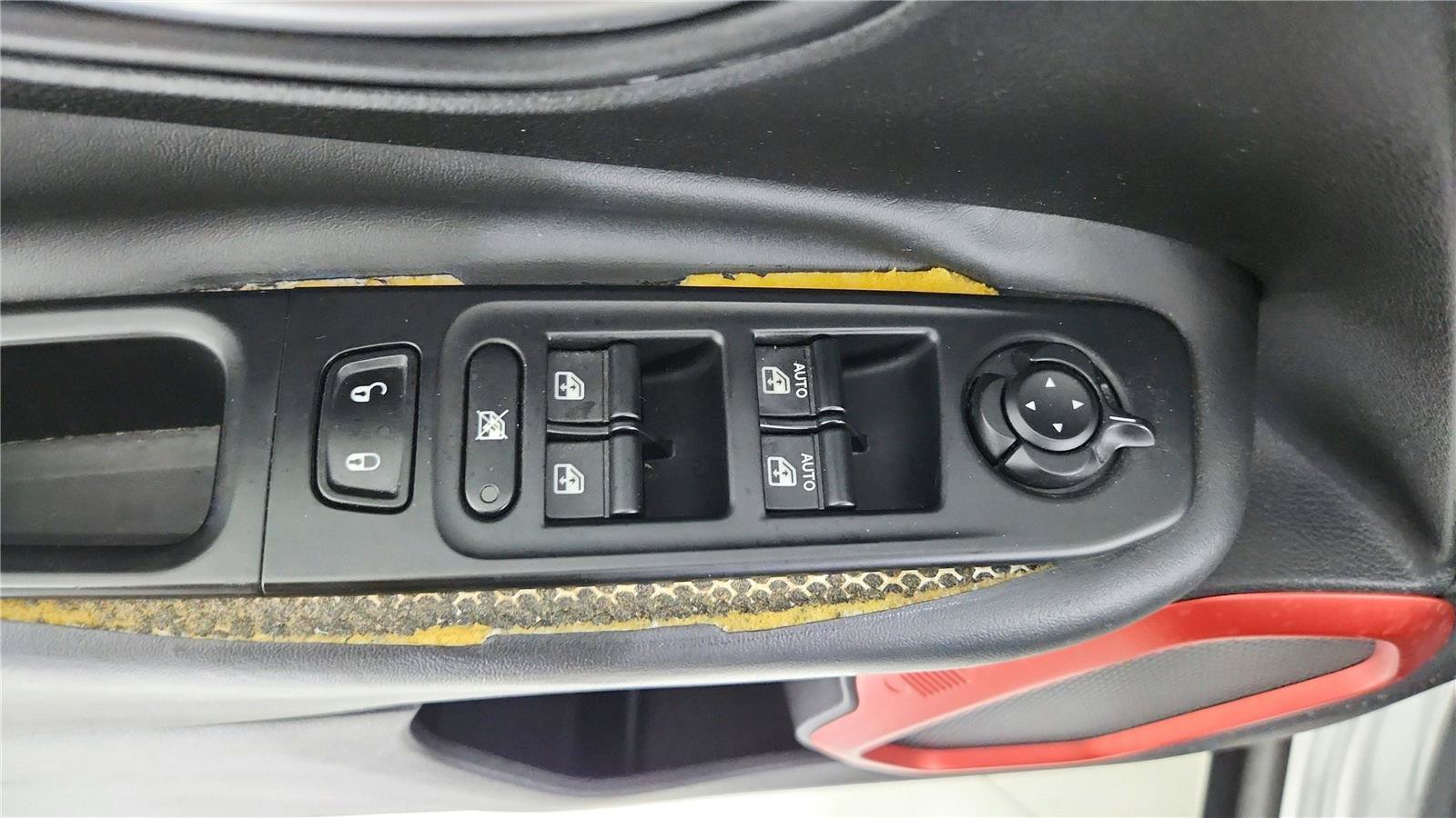 Used 2016 Jeep Renegade Trailhawk AWD/4WD image 17