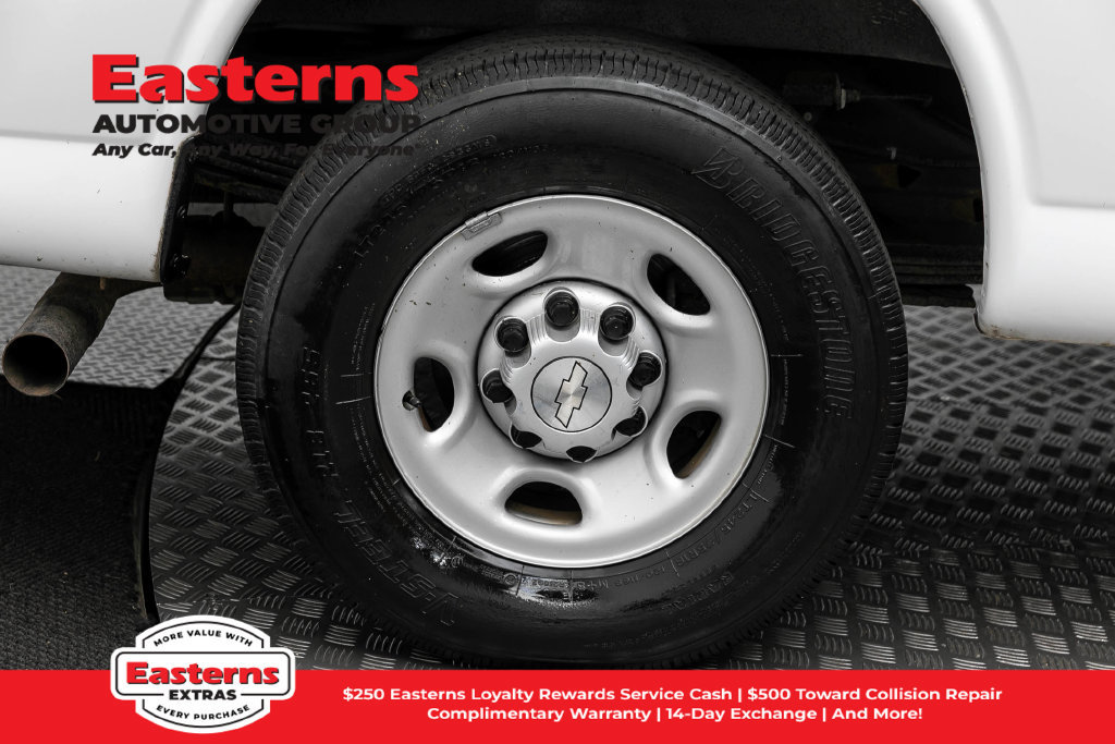 Used 2019 Chevrolet Express 2500 Extended RWD image 27