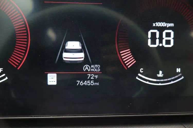 Used 2024 Hyundai Santa Fe SEL FWD image 28
