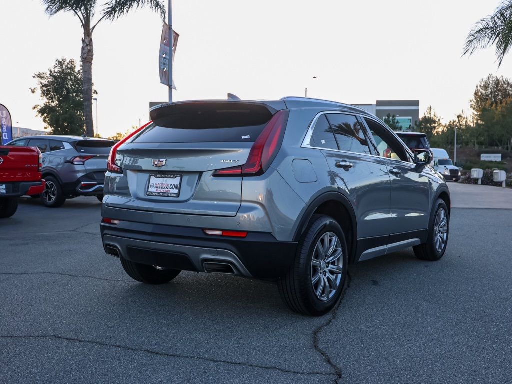 Used 2023 Cadillac XT4 Premium Luxury image 4