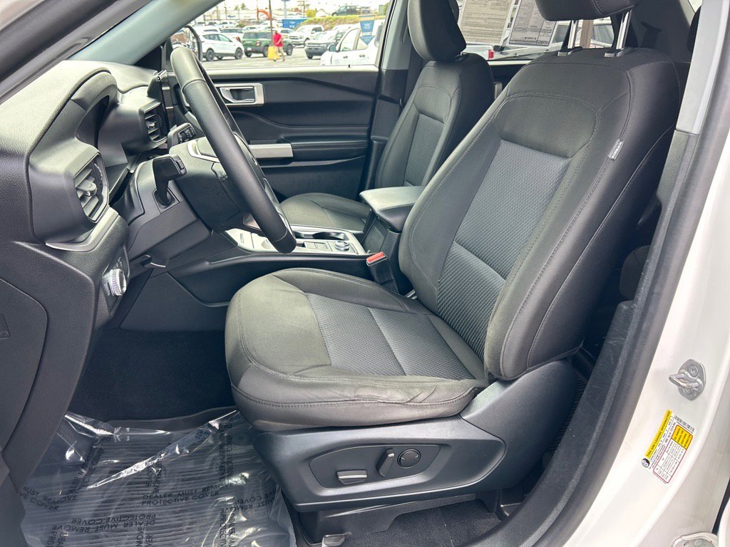 Used 2022 Ford Explorer XLT image 9