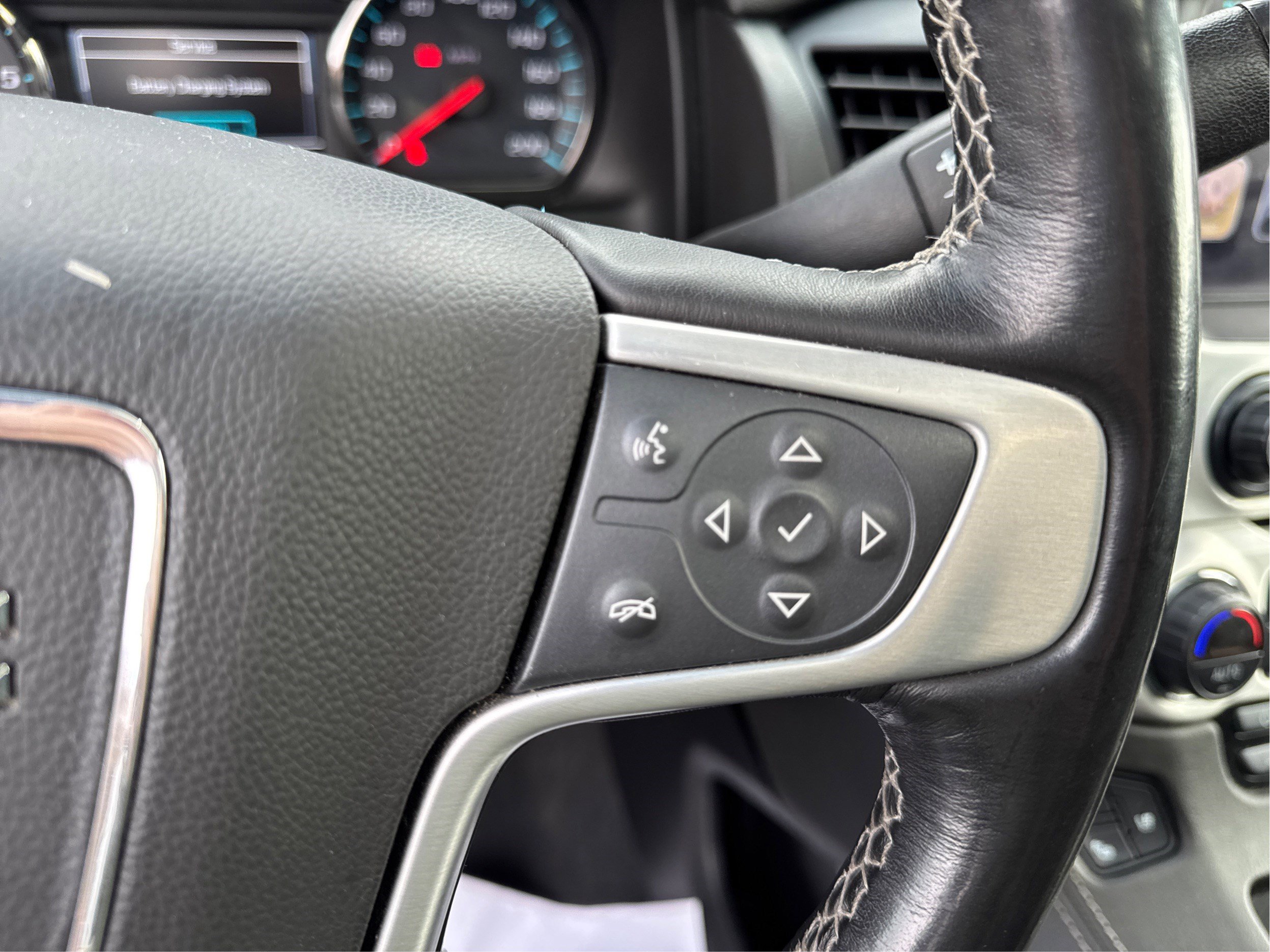 Used 2020 GMC Yukon XL SLT w/ HD Trailering Package image 36