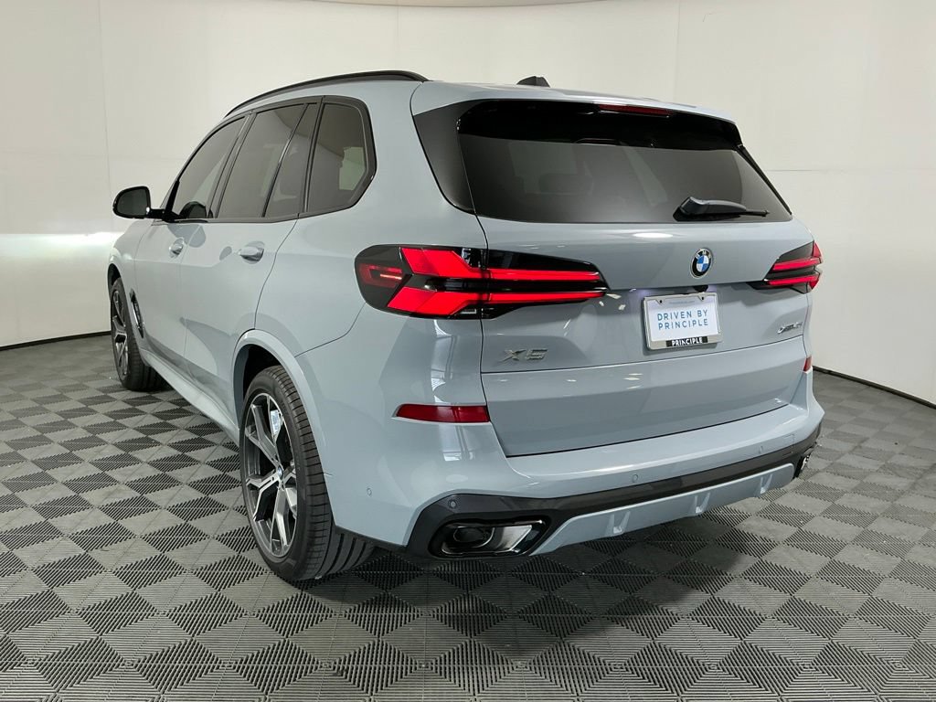 New 2026 BMW X5 xDrive40i w/ M Sport Package AWD/4WD image 7