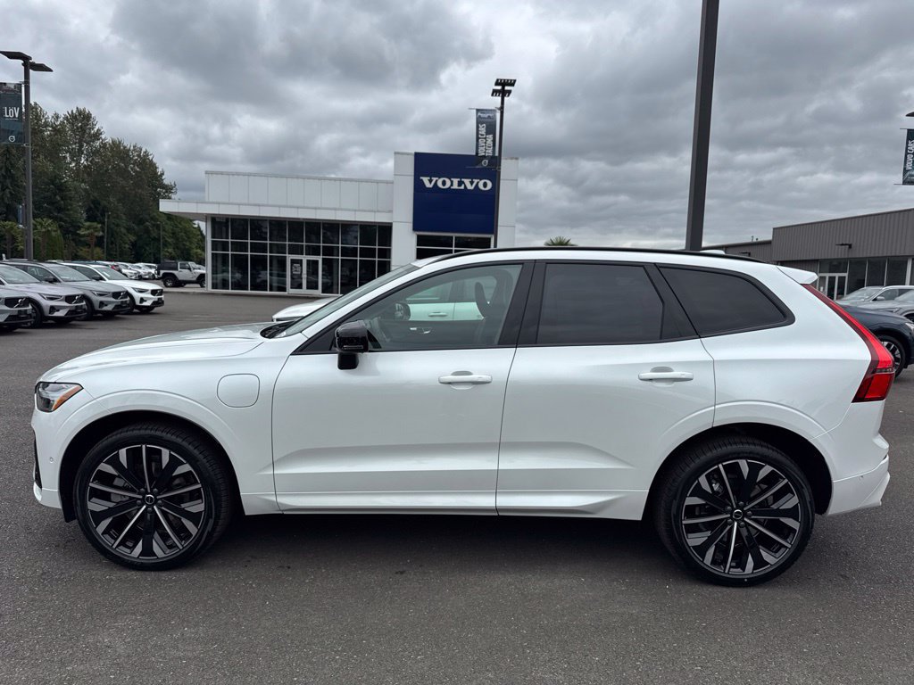 New 2026 Volvo XC60 T8 Ultra w/ Protection Package Premier AWD/4WD image 2