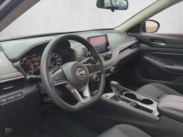 Used 2024 Nissan Altima 2.5 SV image 8