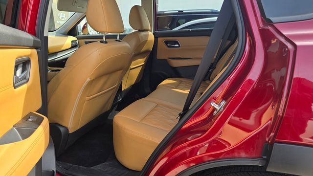 Used 2021 Nissan Rogue Platinum image 10