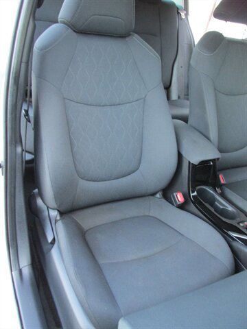 Used 2021 Toyota Corolla LE FWD image 17