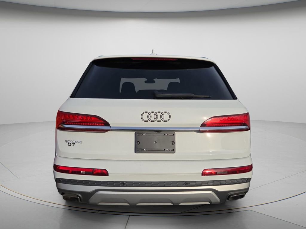 Used 2025 Audi Q7 2.0T Premium w/ Convenience Package AWD/4WD image 4