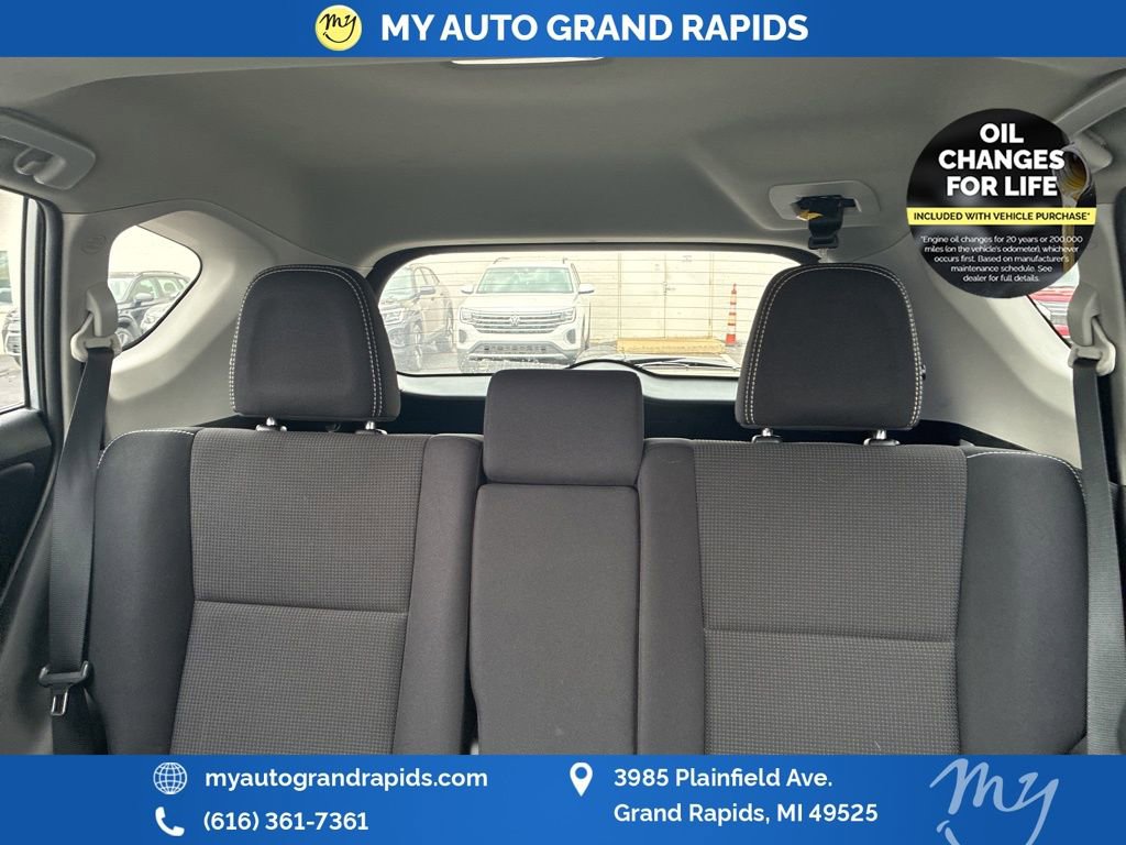 Used 2016 Toyota RAV4 XLE image 10