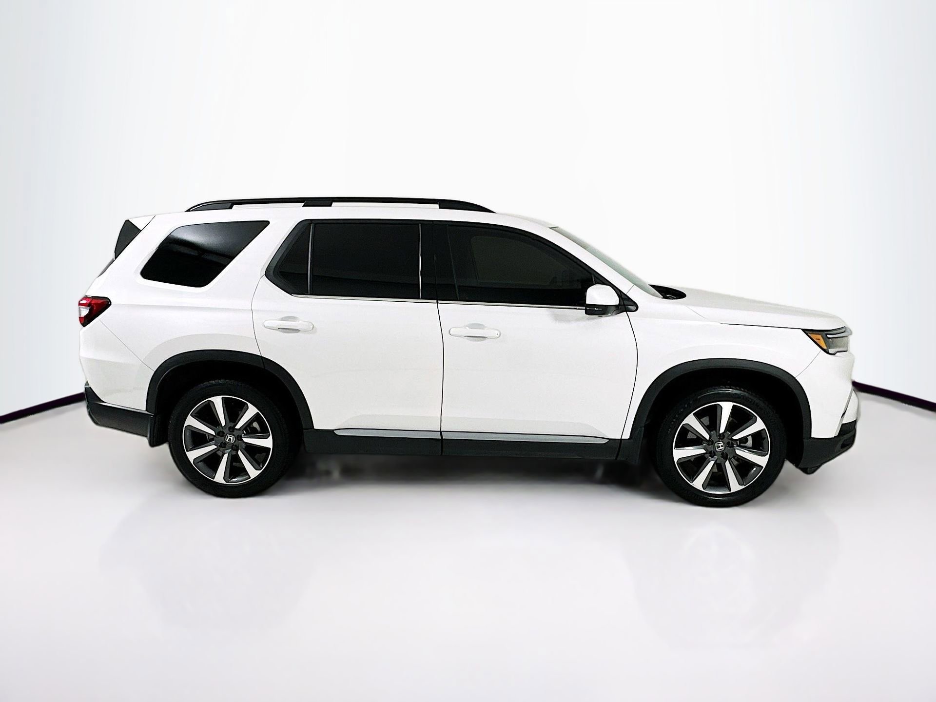 Used 2024 Honda Pilot Elite image 9