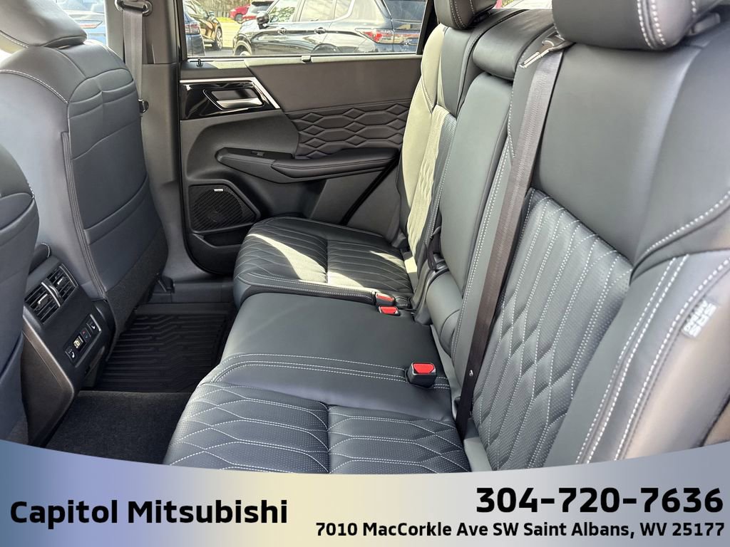 New 2025 Mitsubishi Outlander SEL image 14
