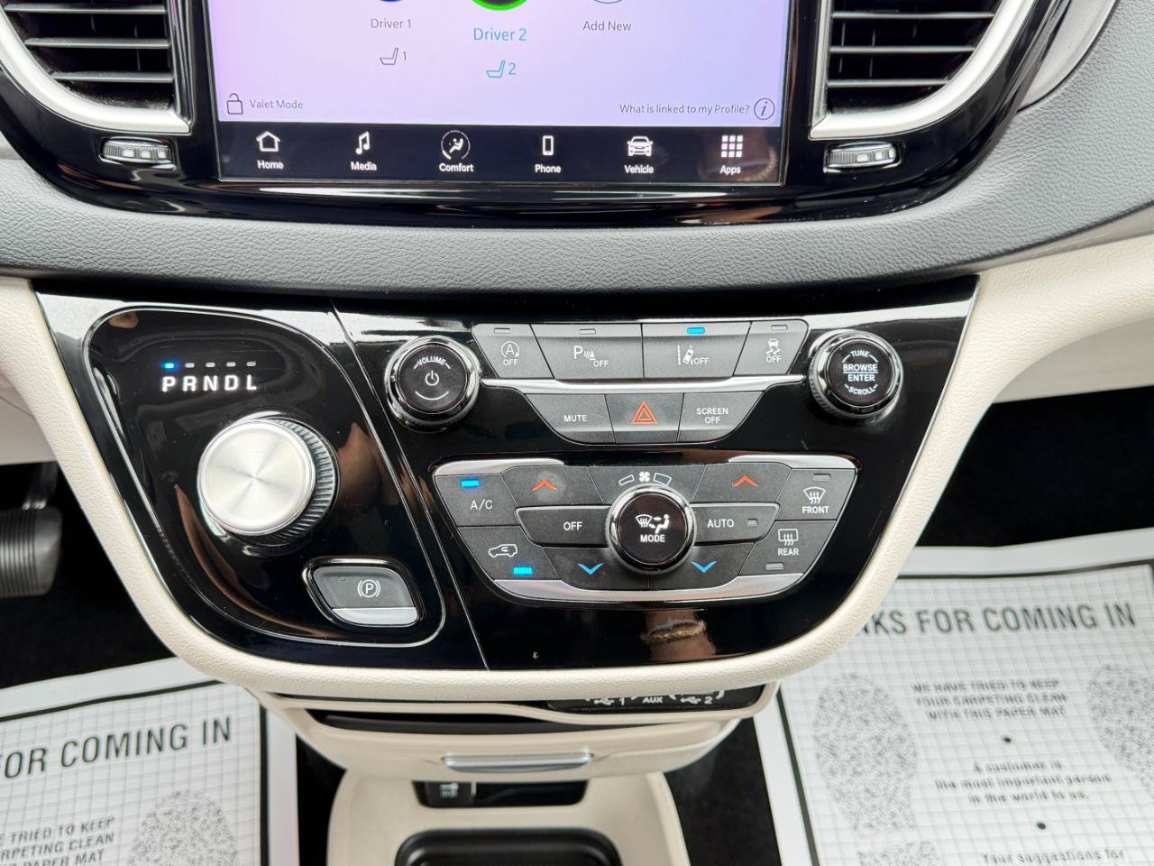 Used 2023 Chrysler Pacifica Touring-L FWD image 77