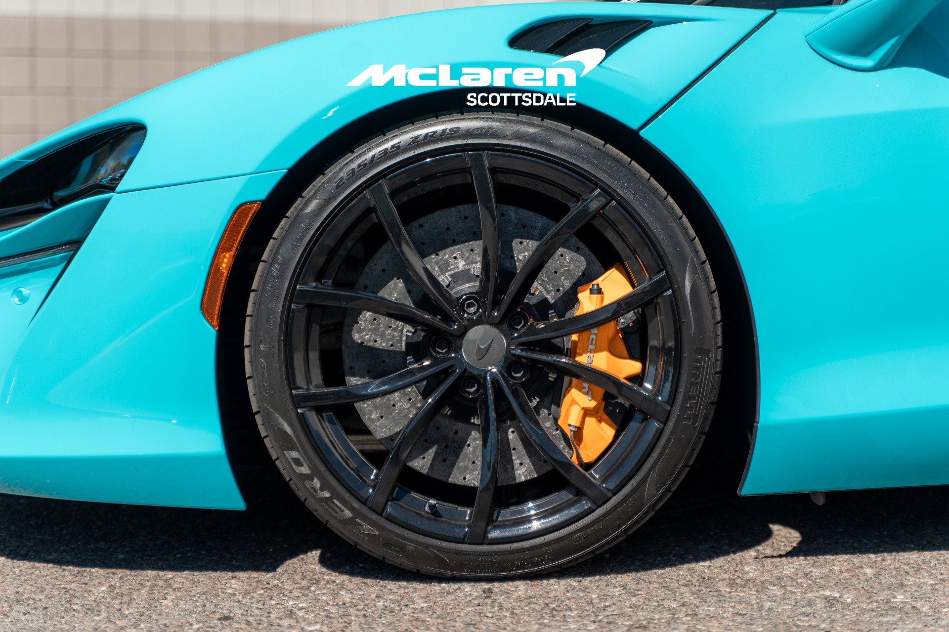 Used 2025 McLaren Artura Spider image 27