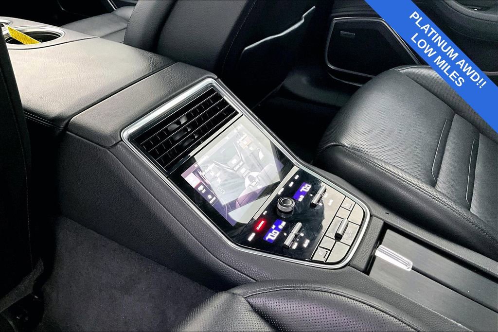 Used 2022 Porsche Panamera Platinum Edition image 29