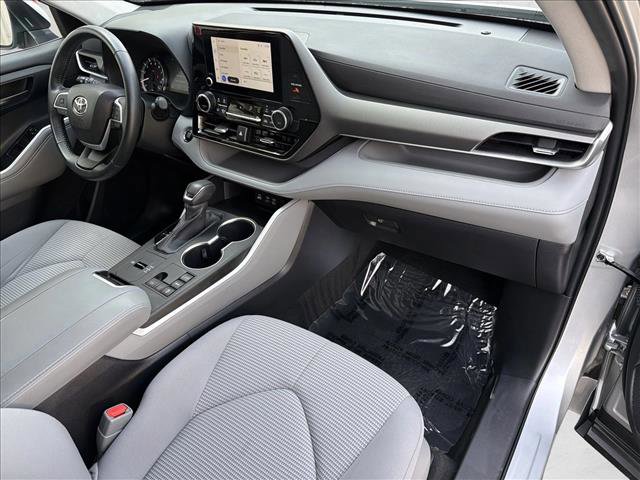 Used 2023 Toyota Highlander LE FWD image 27
