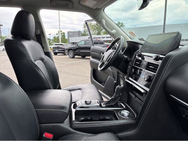 Used 2023 INFINITI QX80 Luxe w/ All-Season Package AWD/4WD image 32