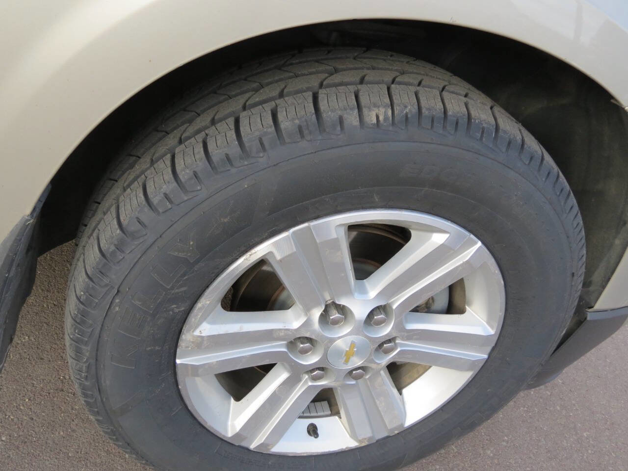 Used 2014 Chevrolet Traverse LT image 16