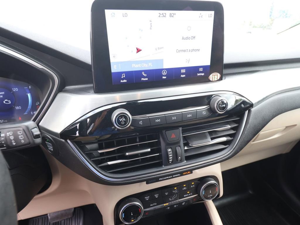 Used 2022 Ford Escape Titanium image 19