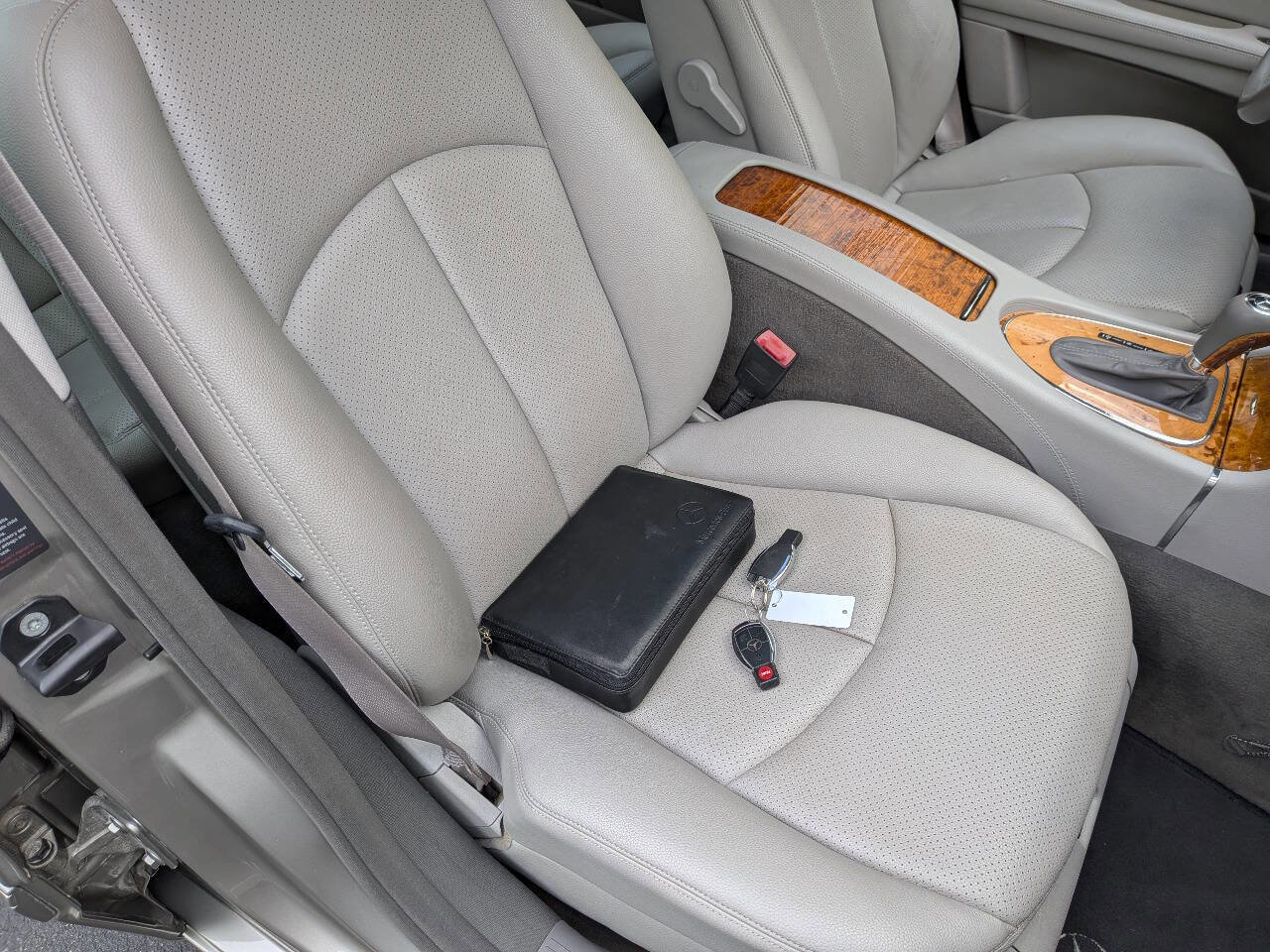 Used 2007 Mercedes-Benz E 350 Sedan image 9