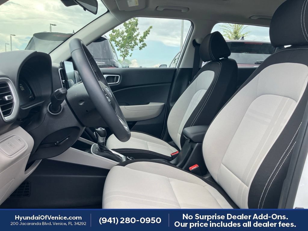 Used 2026 Hyundai Venue SEL FWD image 3