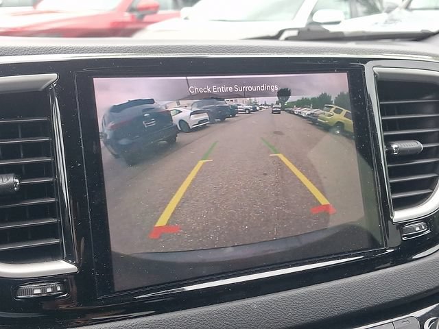 Used 2025 Chrysler Pacifica Select FWD image 17