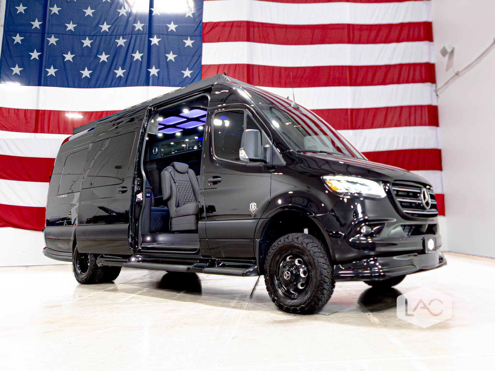 Used 2025 Mercedes-Benz Sprinter 3500 image 2