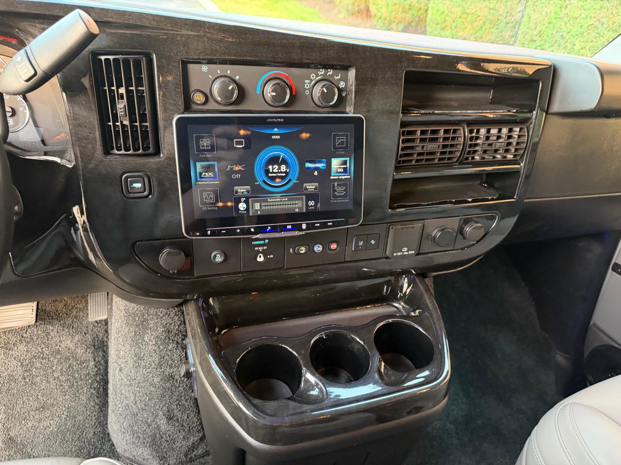 Used 2024 Chevrolet Express 2500 RWD image 25