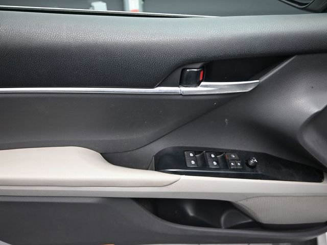 Used 2018 Toyota Camry LE FWD image 16
