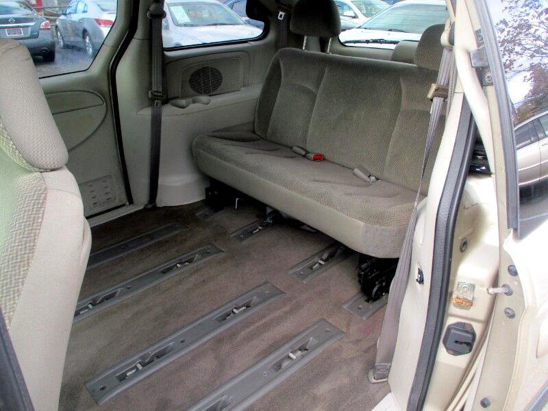 Used 2005 Chrysler Town & Country LX w/ Popular Equipment Group I image 8