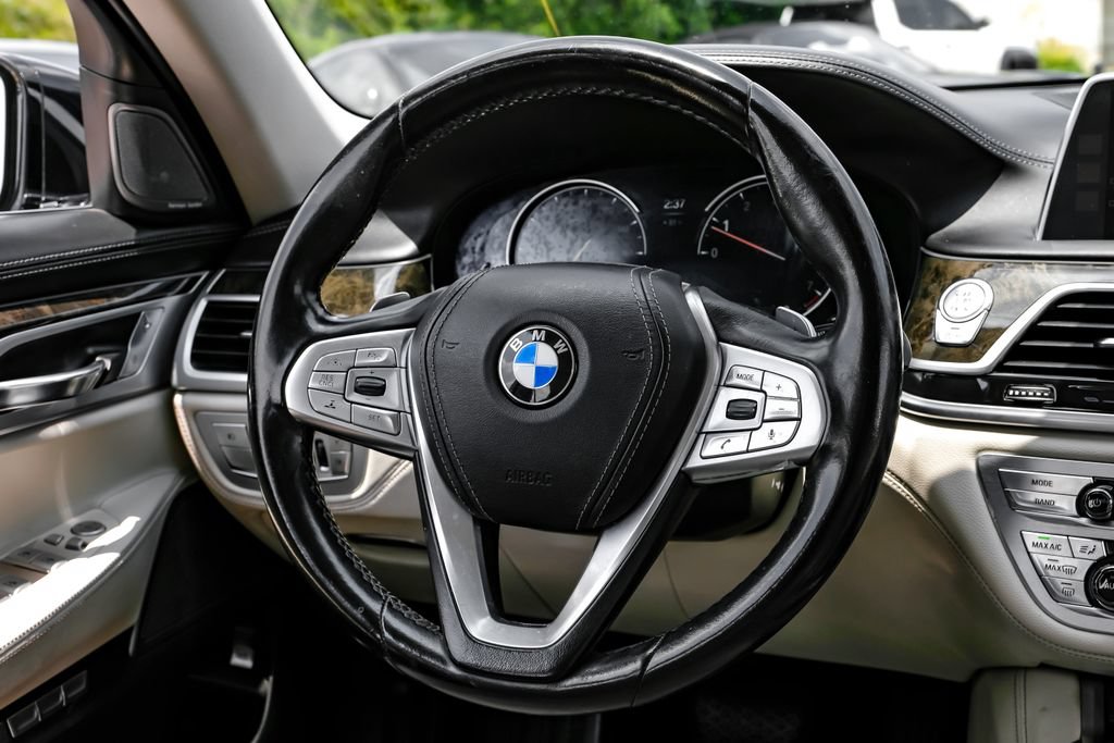 Used 2018 BMW 740i RWD image 15