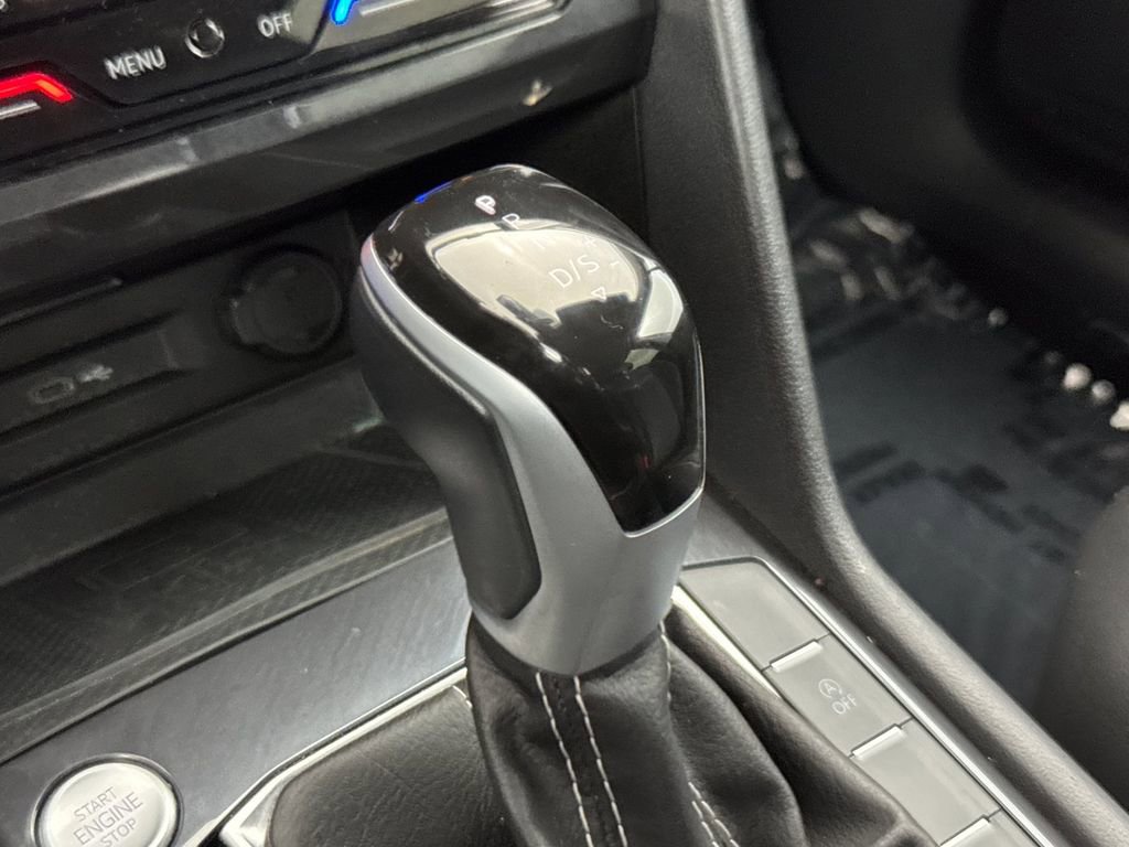 Used 2024 Volkswagen Tiguan SE image 21