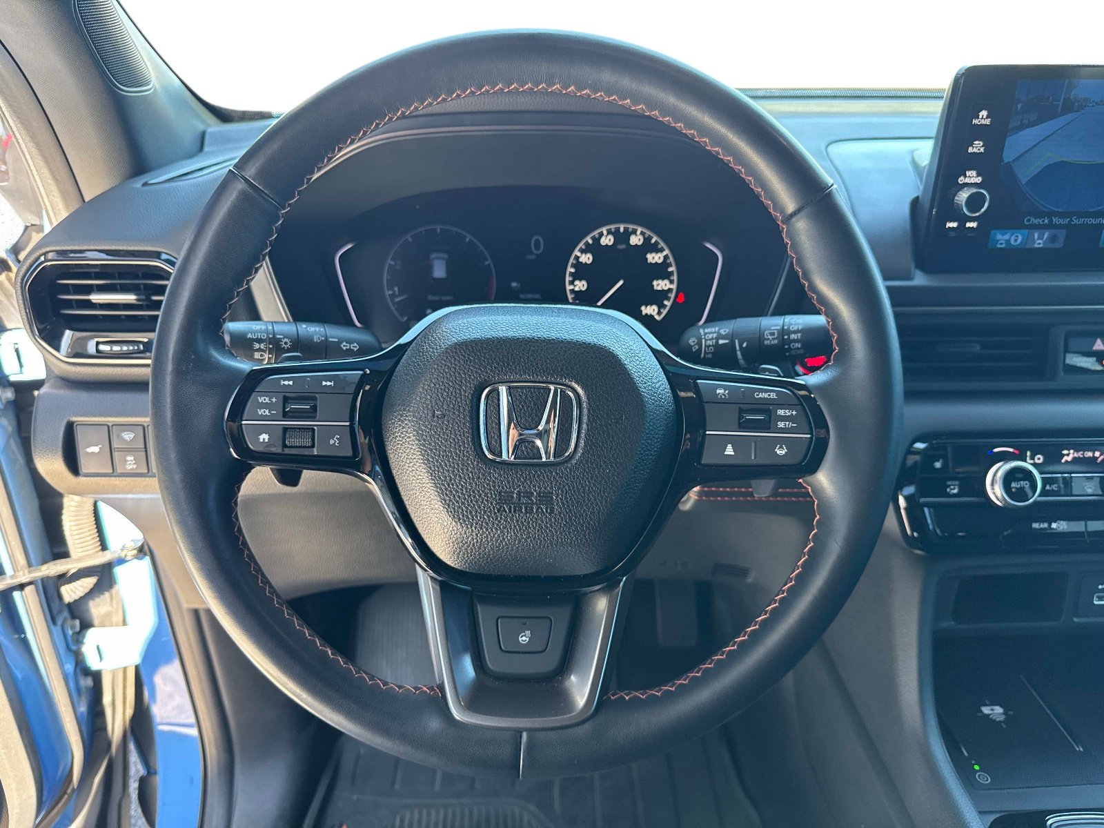 Used 2023 Honda Pilot TrailSport image 29