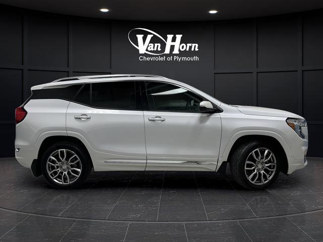 Used 2024 GMC Terrain Denali w/ Denali Premium Package image 2