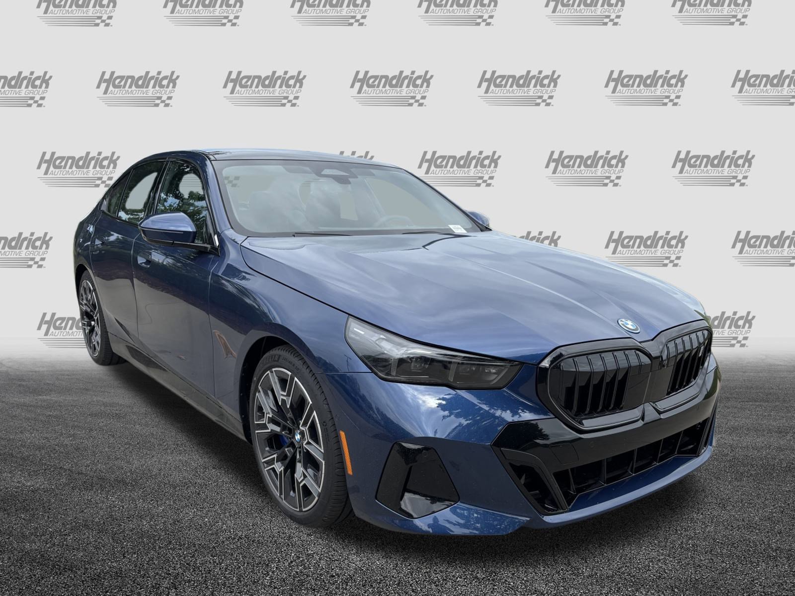 Used 2026 BMW i5 eDrive40 w/ M Sport Package image 2