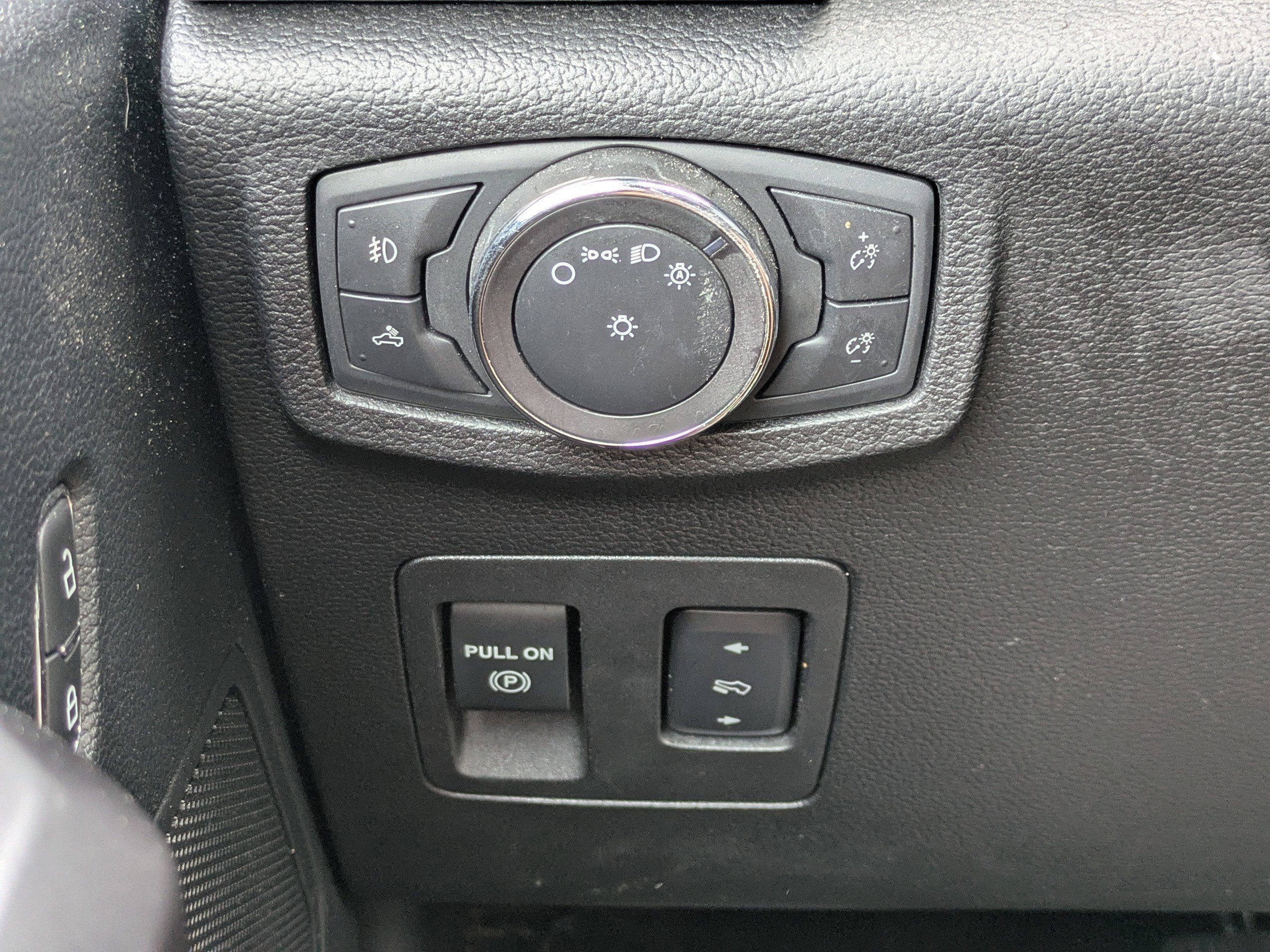 Used 2019 Ford F150 XLT w/ Equipment Group 302A Luxury AWD/4WD image 21