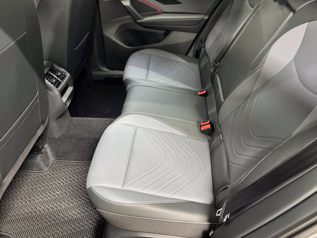 Used 2026 Volkswagen Tiguan SE w/ Panoramic Sunroof Package AWD/4WD image 76