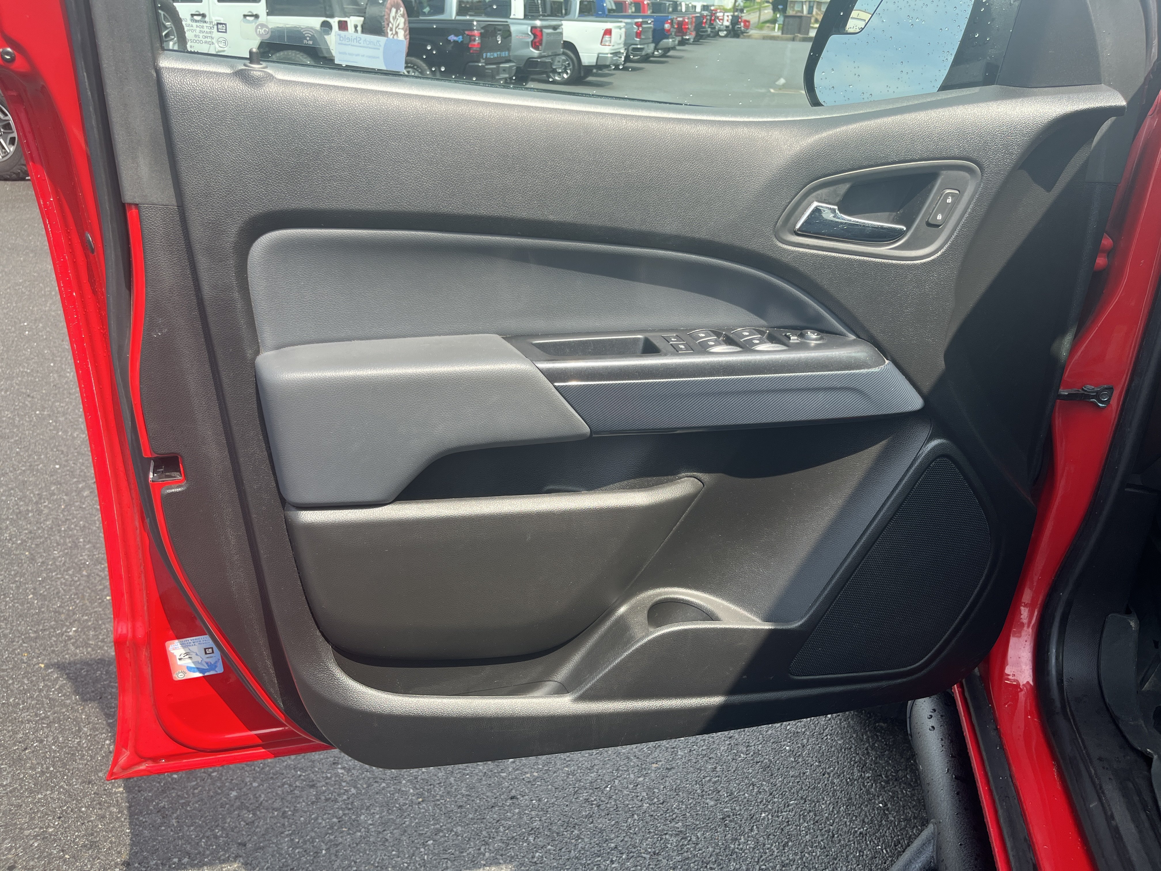 Used 2019 Chevrolet Colorado Z71 AWD/4WD image 18