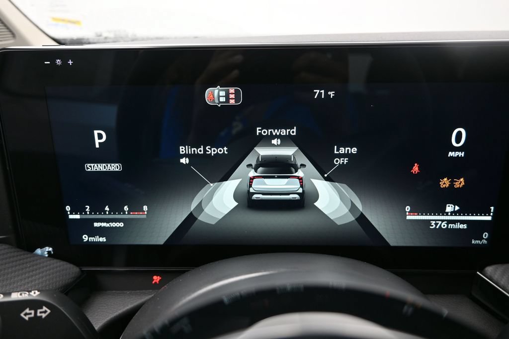 New 2026 Nissan Kicks SR w/ Cold Weather Package FWD image 17