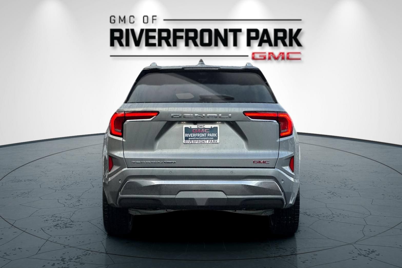 New 2026 GMC Terrain Denali w/ LPO, Floor Liner Package AWD/4WD image 4