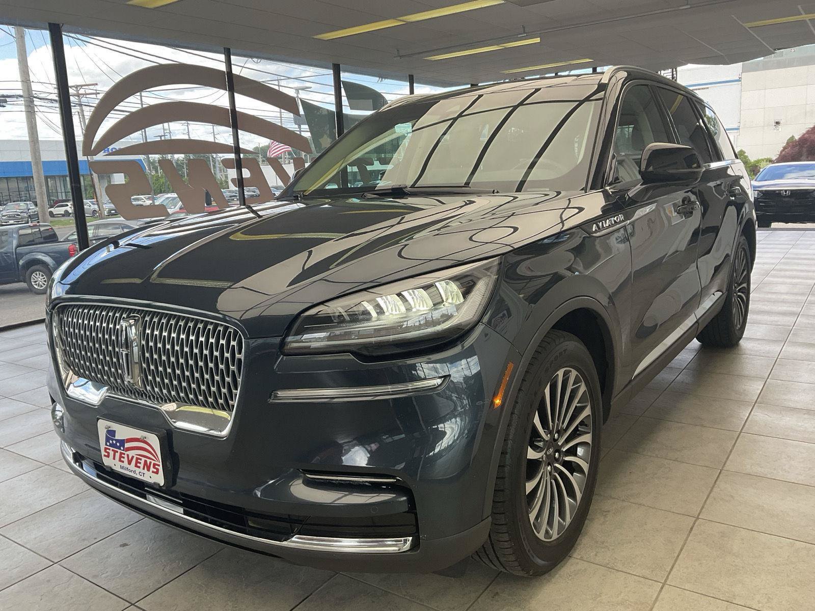 Used 2022 Lincoln Aviator Reserve AWD/4WD image 3
