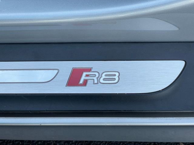 Used 2017 Audi R8 V10 image 16