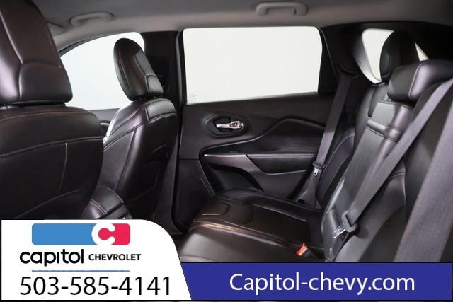 Used 2019 Jeep Cherokee Latitude Plus w/ Cold Weather Group FWD image 31
