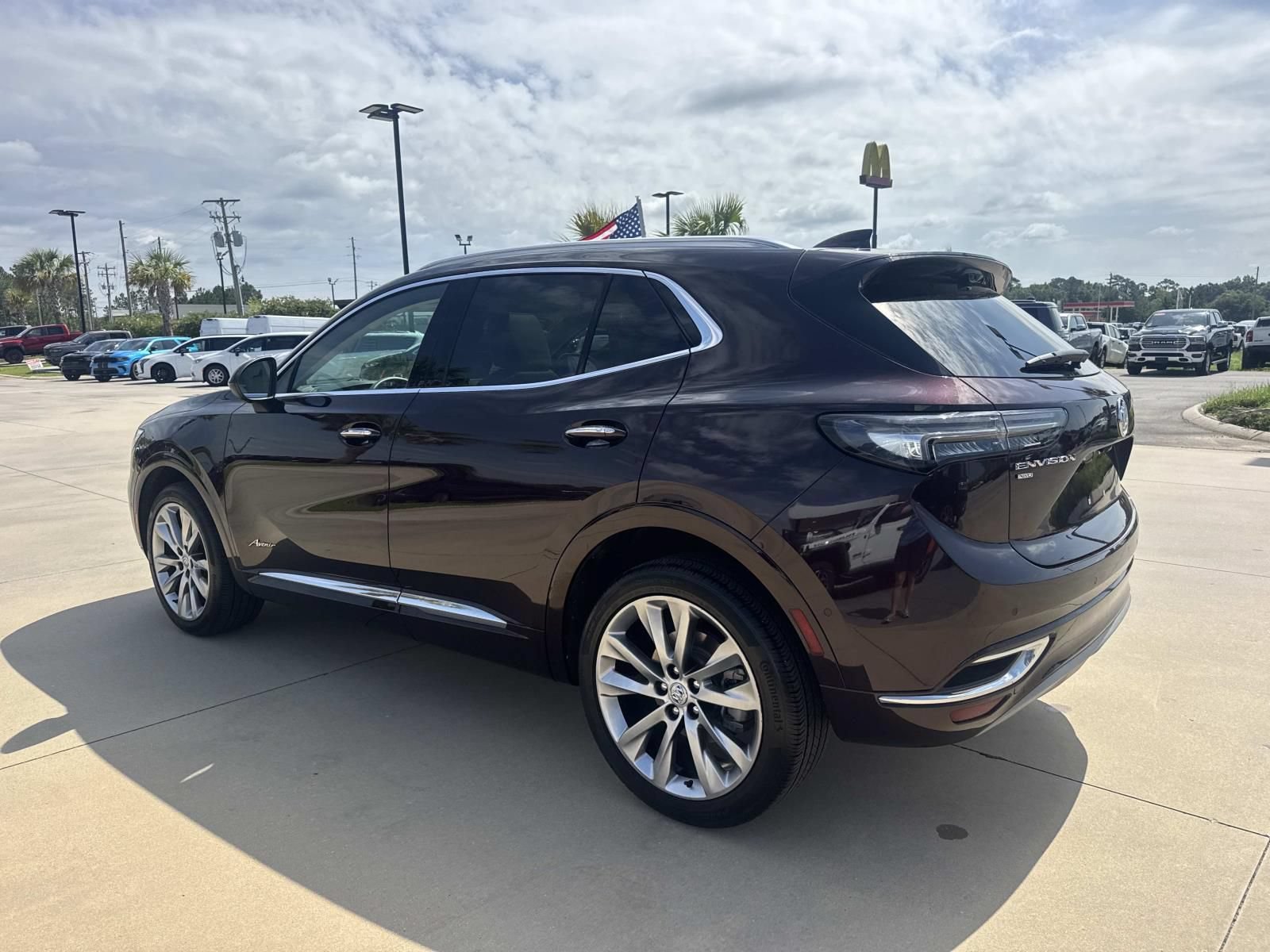 Used 2023 Buick Envision Avenir AWD/4WD image 5