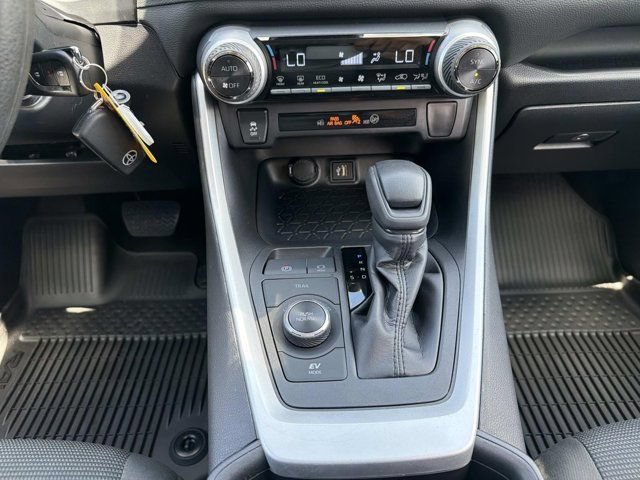 Certified 2025 Toyota RAV4 LE AWD/4WD image 28