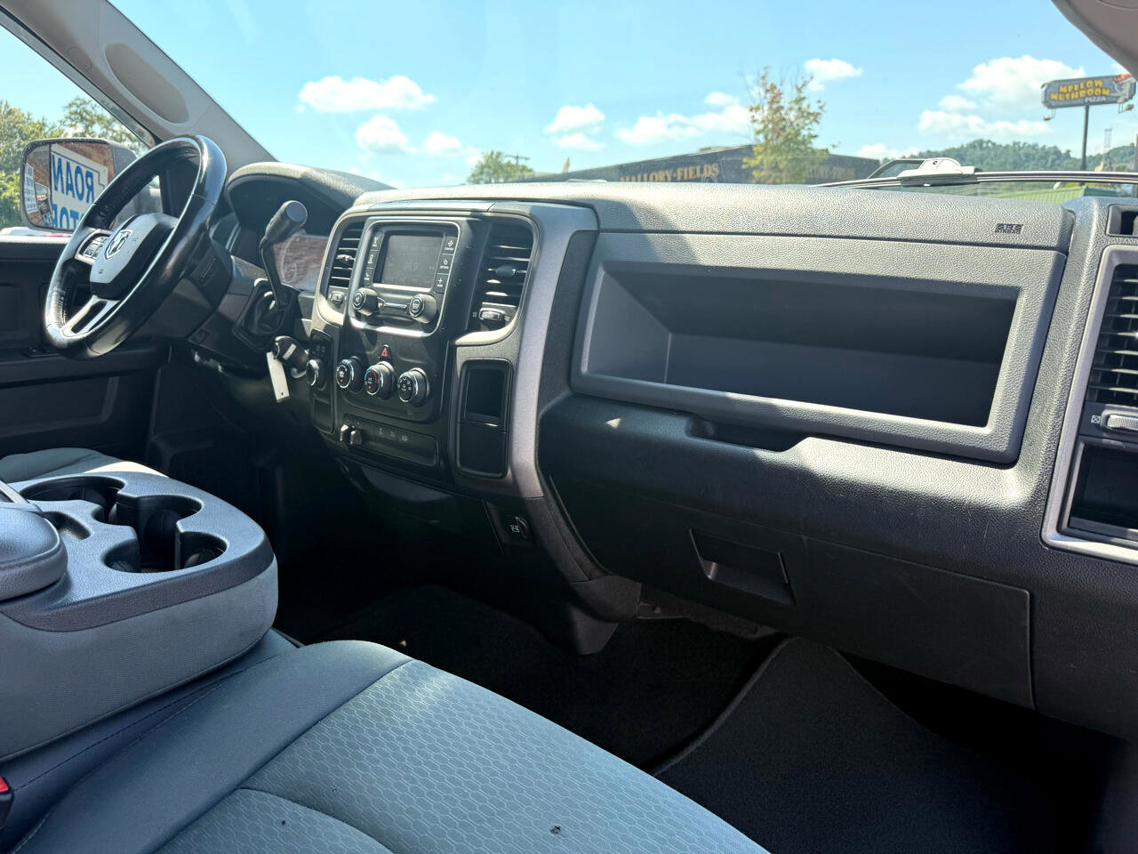 Used 2015 RAM 3500 Tradesman w/ Chrome Appearance Group image 25