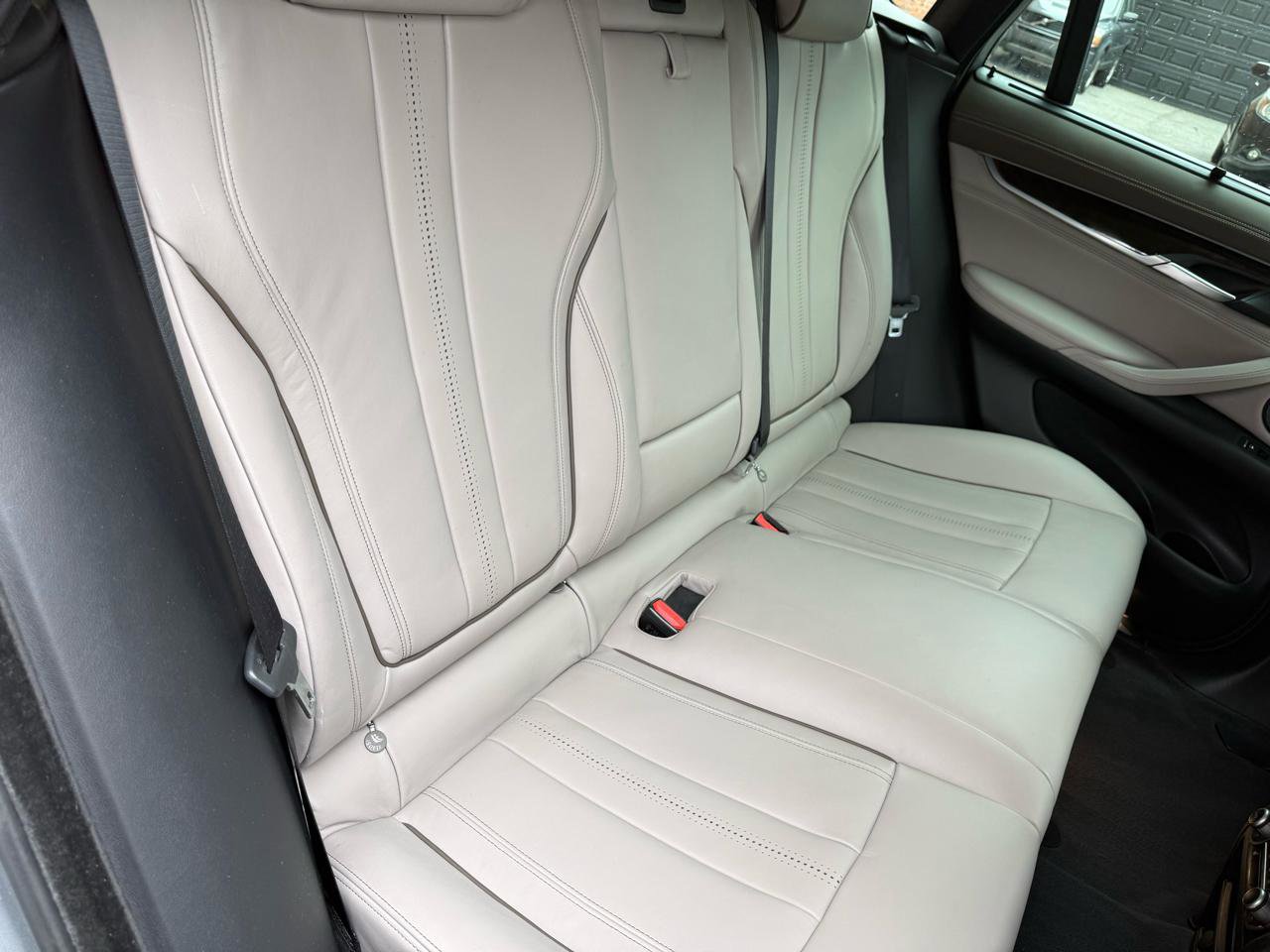 Used 2019 BMW X6 xDrive50i w/ Executive Package image 8