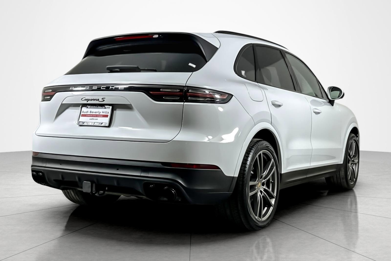 Used 2023 Porsche Cayenne S Platinum w/ Premium Package Plus image 5