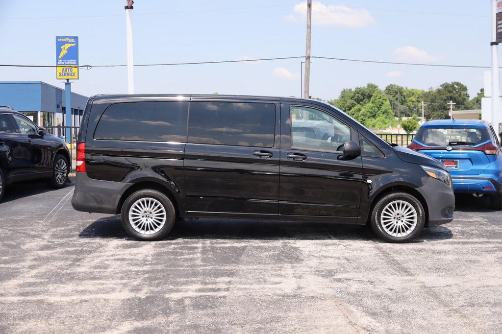 Used 2023 Mercedes-Benz Metris Passenger image 5