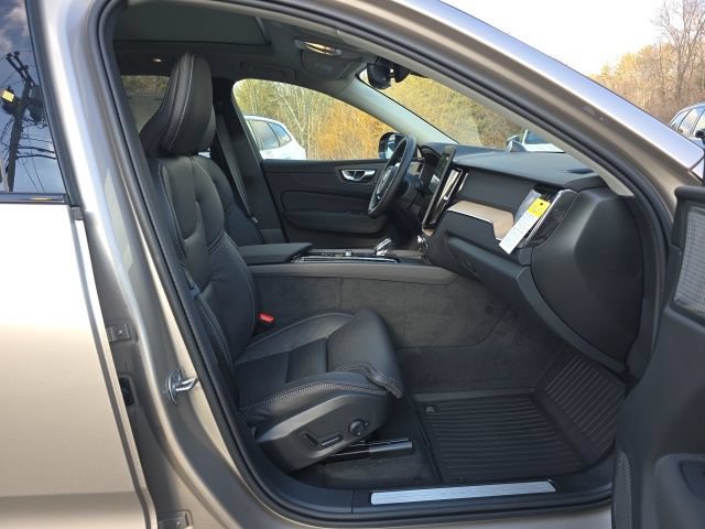 New 2026 Volvo XC60 B5 Ultra w/ Protection Package Premier AWD/4WD image 14