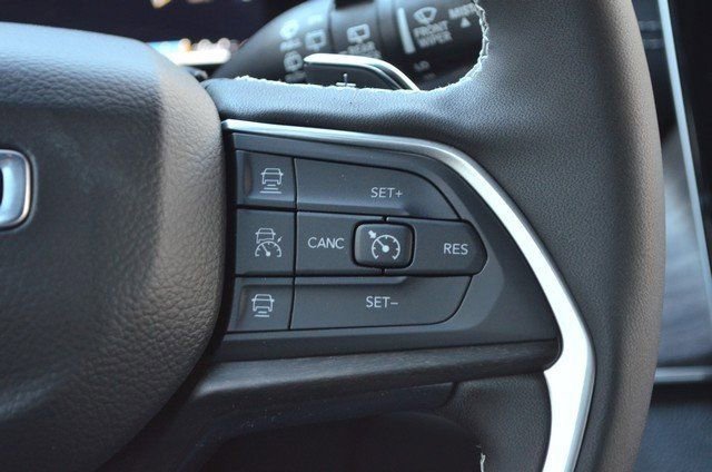 New 2025 Jeep Grand Cherokee Limited image 18